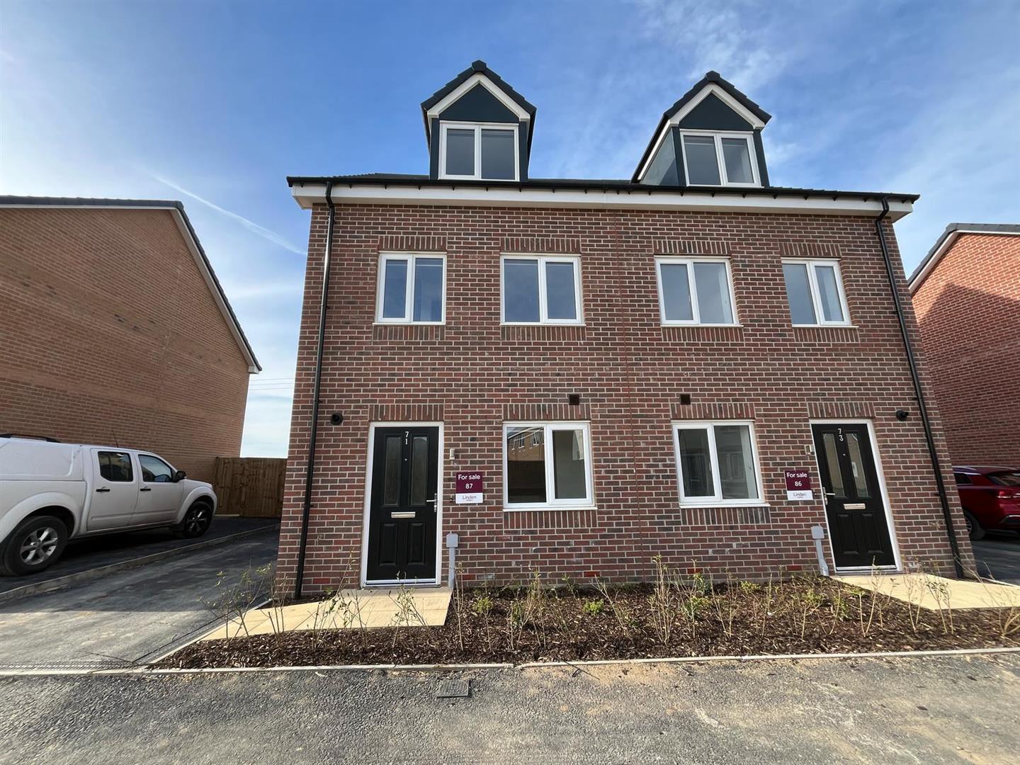 3 Bedroom House To Rent image 1